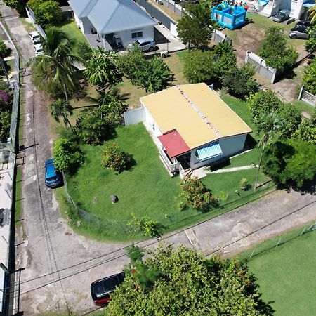 Bungalow Proche Plage Le Gosier  Buitenkant foto
