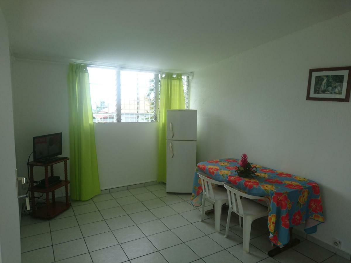 Bungalow Proche Plage Le Gosier  Buitenkant foto